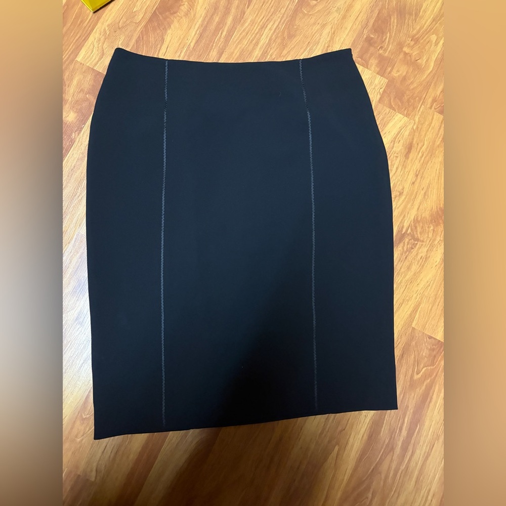 Max Mara Studio Black Pencil Skirt – Classic Tailored